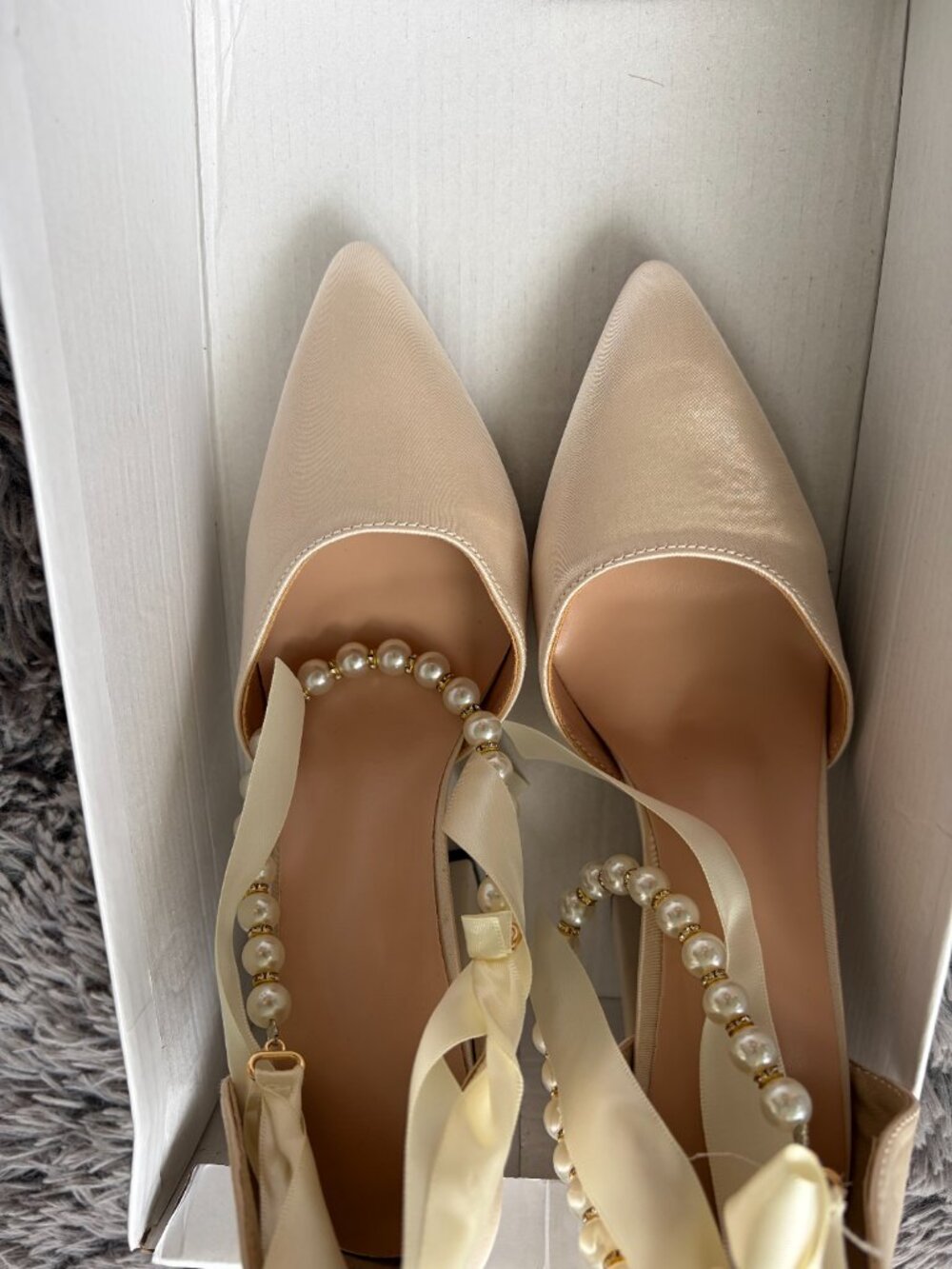Pearl Strap Satin Block Heels Size 3 Ivory Bow Tie Pointed Toe Bridal Shoes - Picture 3 of 3